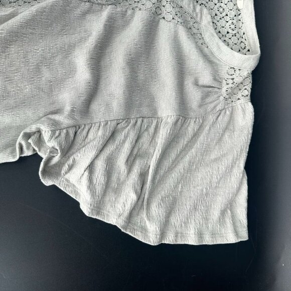 Easel Gray Short Sleeve Flutter Sleeve Size Medium Blouse Button - Picture 7 of 8